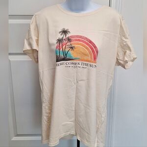 Life Is Good Women's Here Comes The Sun 2021 Ivory T-shirt XL